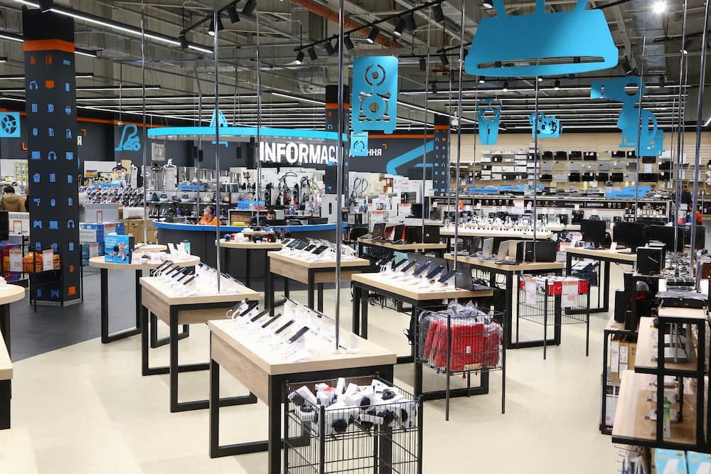 Nowoczesny sklep z elektroniką Lintevo w Warszawie